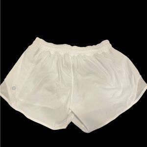 White lululemon Hotty Hot High-Rise Lined Short size 6